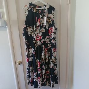 Pretty lightweight dark green floral dress